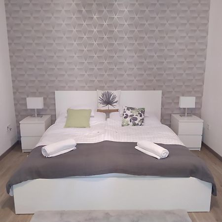 Lady Mabel'S Apartment Near To Arena, Puskas Stadion And City Park, With Guarded Parking Place Budapest Esterno foto