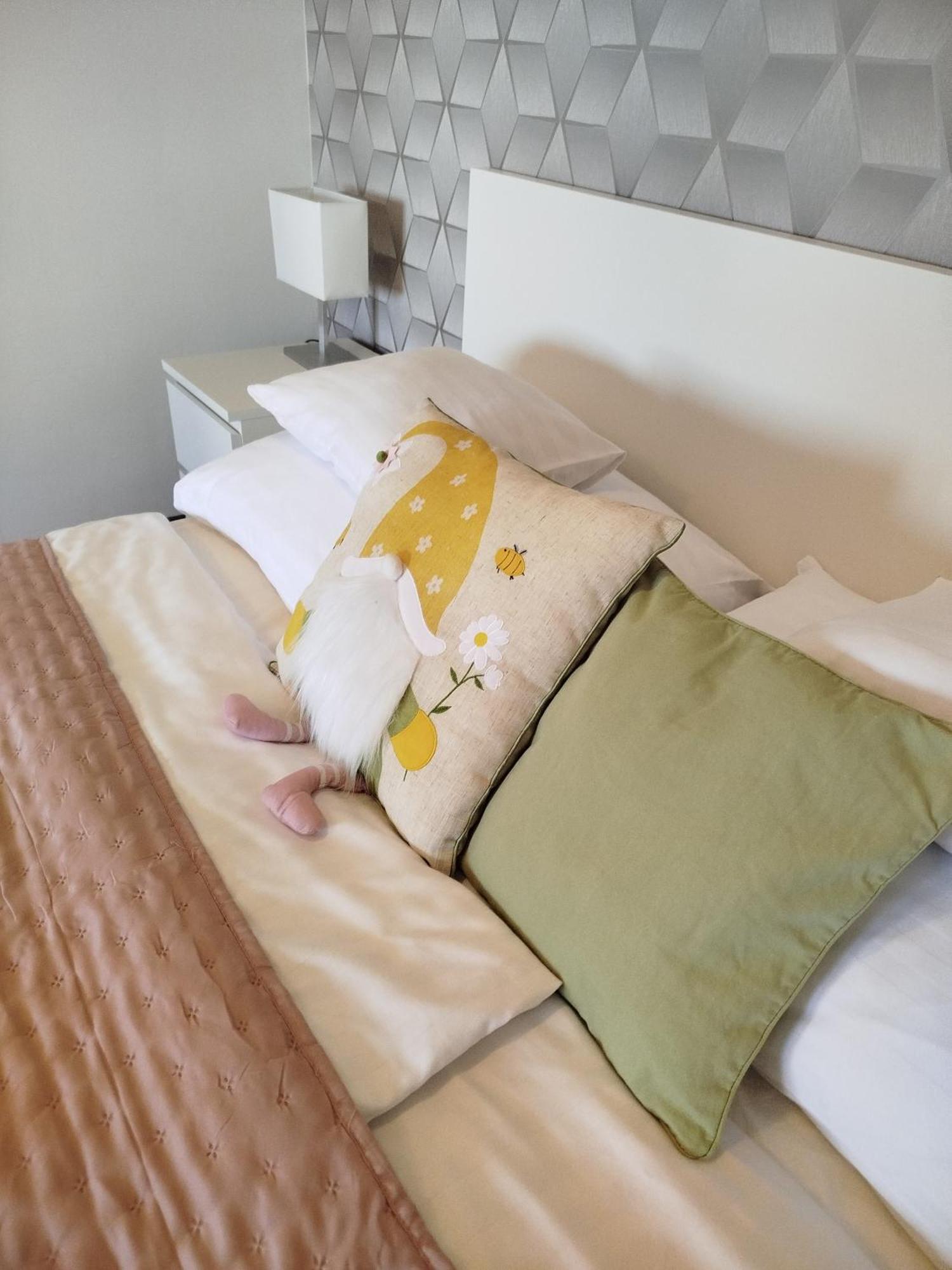 Lady Mabel'S Apartment Near To Arena, Puskas Stadion And City Park, With Guarded Parking Place Budapest Esterno foto